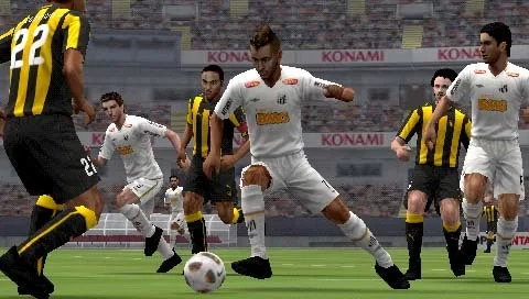 Pro Evolution Soccer 2012 3D (3DS)