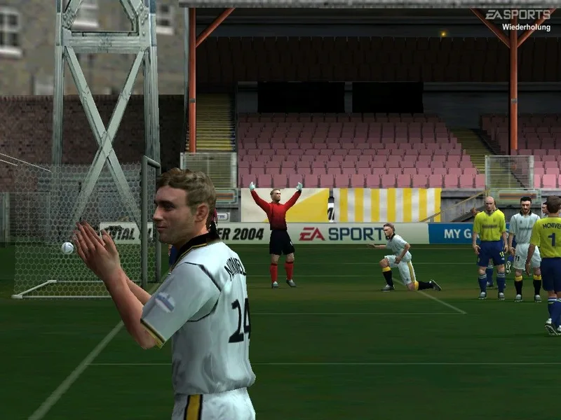 FIFA Football 2004 (PS2)